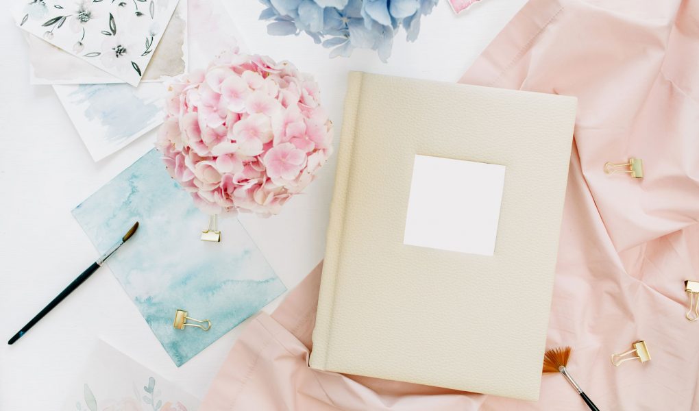 Wedding Guest Book Ideas for the Adventurous Couple