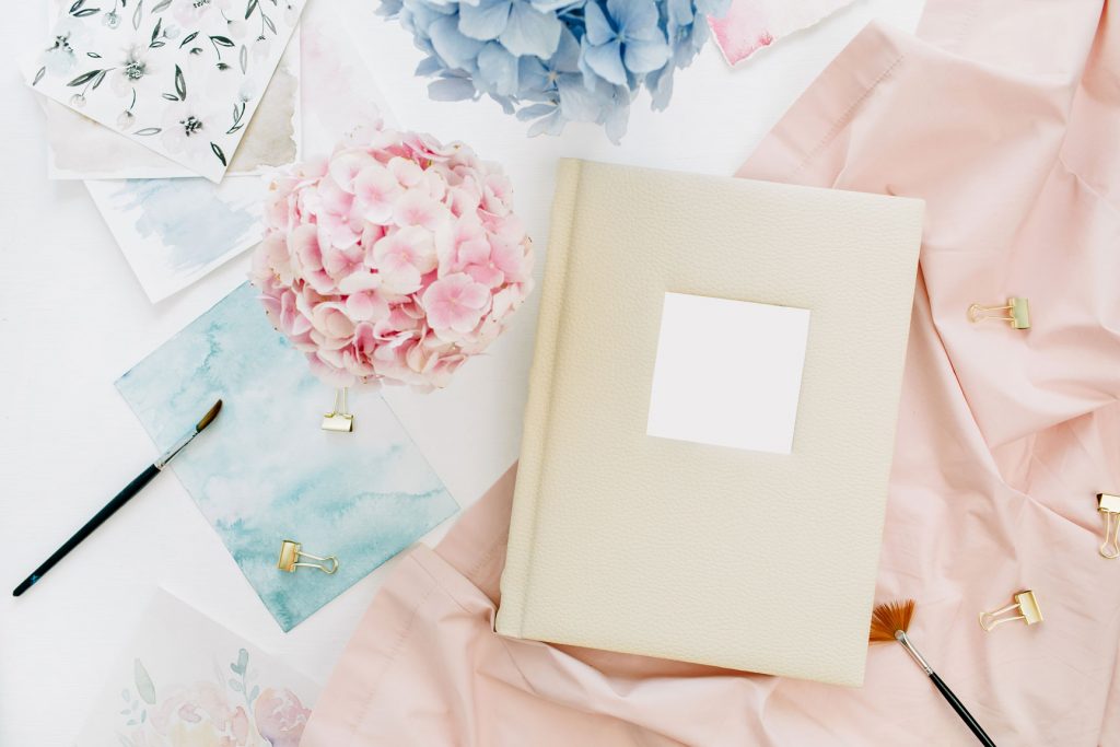 Wedding Guest Book Ideas for the Adventurous Couple